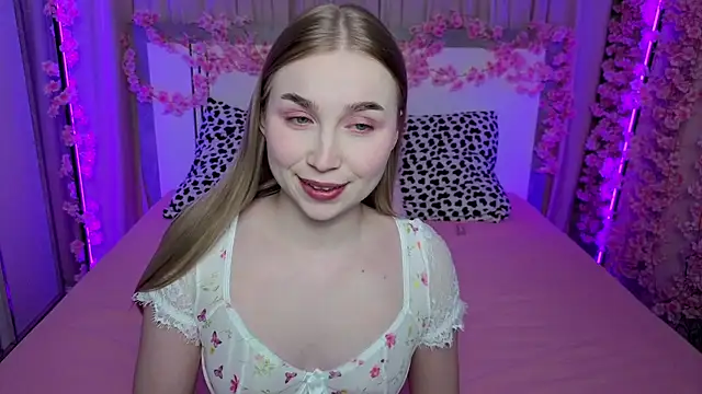 Snapshot of LilyStarlight chatting on April 18, 2026, 3:54 am LilyStarlight online show from April 18, 2026, 3:54 am