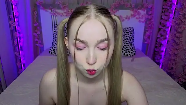 Snapshot of LilyStarlight chatting on May 2, 2026, 4:50 am LilyStarlight online show from May 2, 2026, 4:50 am
