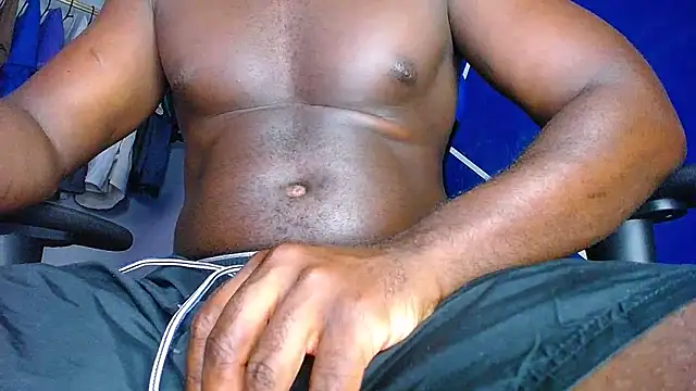 Snapshot of MAXJONES_2 chatting on February 6, 2025, 12:43 am MAXJONES 2 online show from February 6, 2025, 12:43 am