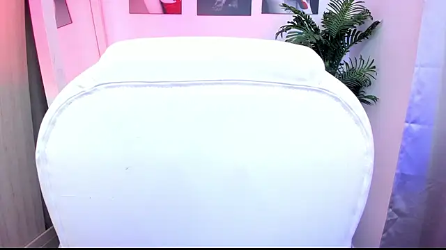 fioresantamaria online show from September 13, 2025, 9:14 pm