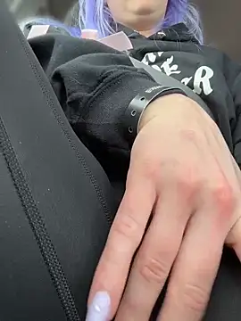 ursluttygf online show from April 12, 2026, 8:14 pm