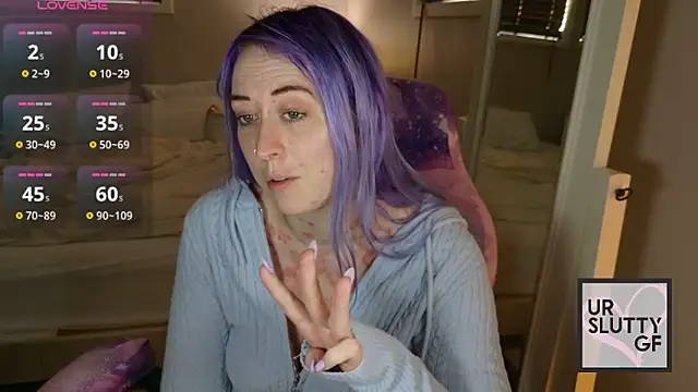 ursluttygf online show from April 14, 2026, 4:24 pm