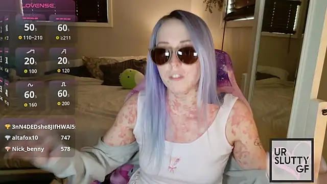 ursluttygf online show from May 9, 2026, 5:18 pm