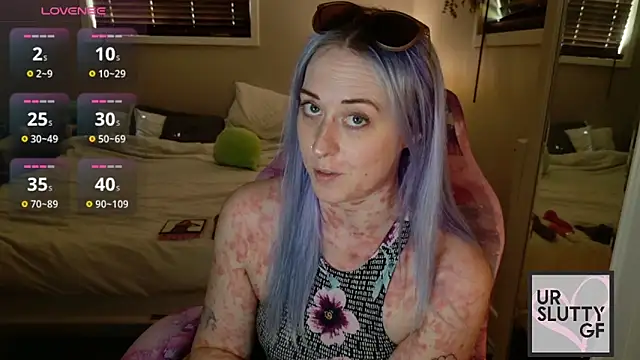 ursluttygf online show from May 14, 2026, 4:03 pm
