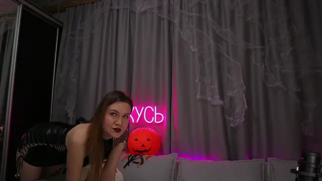 Snapshot of _LadyMargo_ chatting on October 27, 2025, 11:41 pm LadyMargo online show from October 27, 2025, 11:41 pm