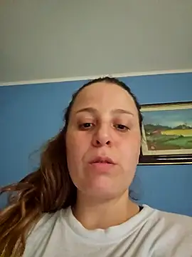 Snapshot of Emma96_hot chatting on July 1, 2026, 9:44 am Emma96 hot online show from July 1, 2026, 9:44 am