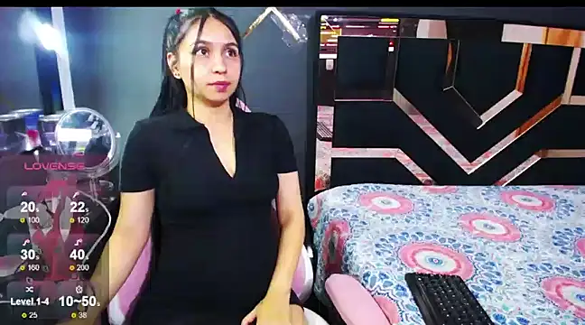 Lorena   online show from February 12, 2025, 3:07 am