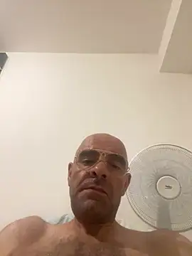 Snapshot of slim1976006 chatting on July 14, 2026, 2:05 am slim1976006 online show from July 14, 2026, 2:05 am