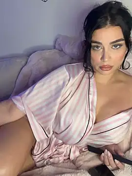 Snapshot of Celinaax chatting on May 17, 2026, 5:27 am Celinaax online show from May 17, 2026, 5:27 am