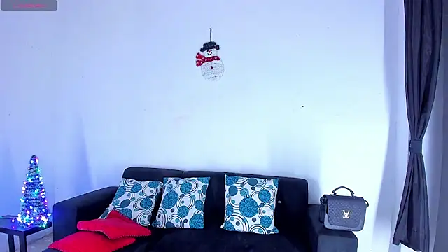 Snapshot of BritannyLord chatting on December 21, 2024, 12:31 am BritannyLord online show from December 21, 2024, 12:31 am