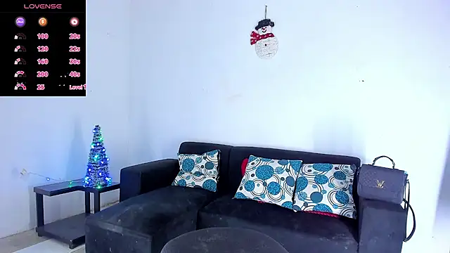 Snapshot of BritannyLord chatting on January 15, 2025, 11:40 pm BritannyLord online show from January 15, 2025, 11:40 pm