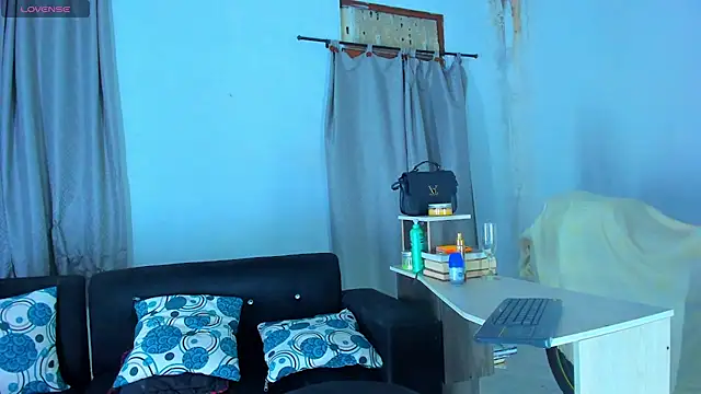 Snapshot of BritannyLord chatting on September 12, 2025, 1:28 am BritannyLord online show from September 12, 2025, 1:28 am