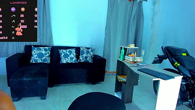 Snapshot of BritannyLord chatting on September 19, 2025, 10:54 pm BritannyLord online show from September 19, 2025, 10:54 pm