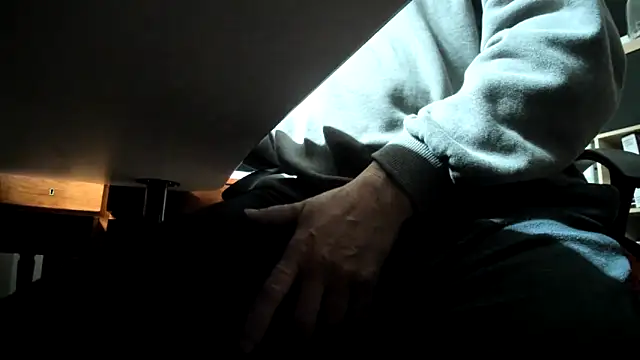 leccaleccafiga online show from March 9, 2025, 11:25 am