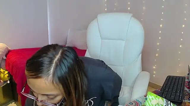 Gabi morales online show from October 27, 2025, 8:02 pm