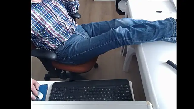 dutchpornking online show from March 13, 2025, 11:19 am