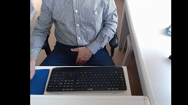 dutchpornking online show from March 19, 2025, 8:23 am