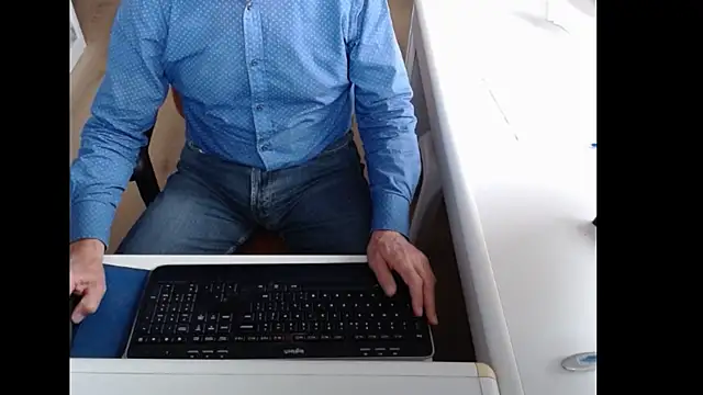 dutchpornking online show from September 26, 2025, 7:45 am