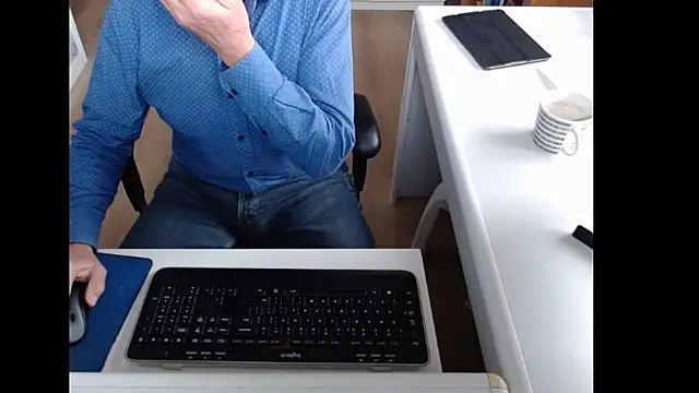 dutchpornking online show from October 13, 2025, 8:03 am