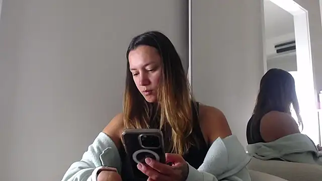 KaylaHosk online show from March 11, 2026, 2:56 pm