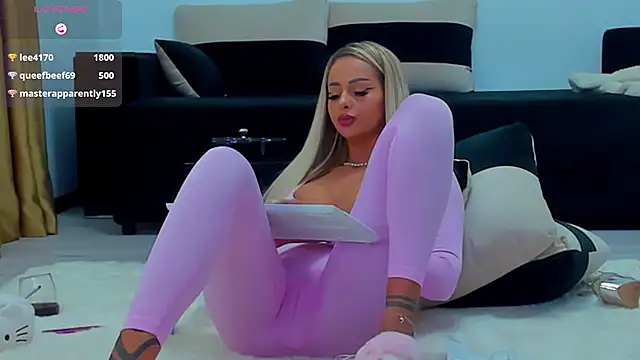 MelanieLexxx online show from January 1, 2025, 9:20 pm