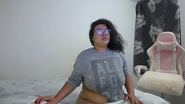 mabigomez00 online show from September 26, 2025, 9:24 am