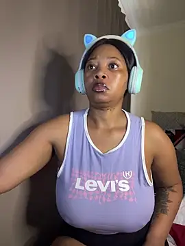 cherrybabe76 online show from April 25, 2026, 1:03 pm