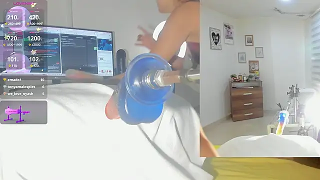 sofi velez online show from November 4, 2025, 5:34 pm