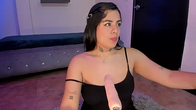 Catalinaa martinez online show from February 11, 2025, 10:28 pm