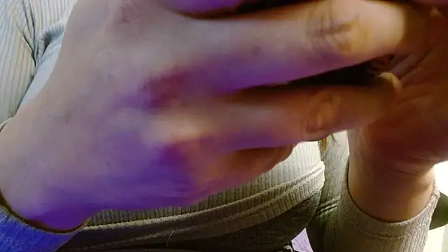 AnnyelinnaLove online show from October 10, 2025, 5:17 am