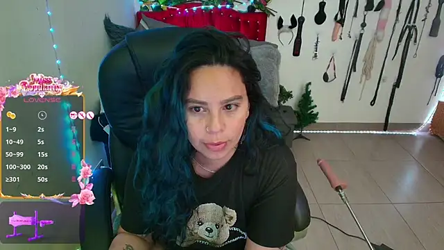 Snapshot of elektra_32 chatting on May 5, 2026, 8:44 am elektra 32 online show from May 5, 2026, 8:44 am