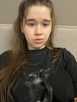 HornyGirlH online show from April 19, 2026, 4:34 am