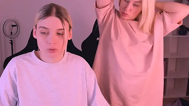 hotblonds online show from January 7, 2025, 4:48 pm