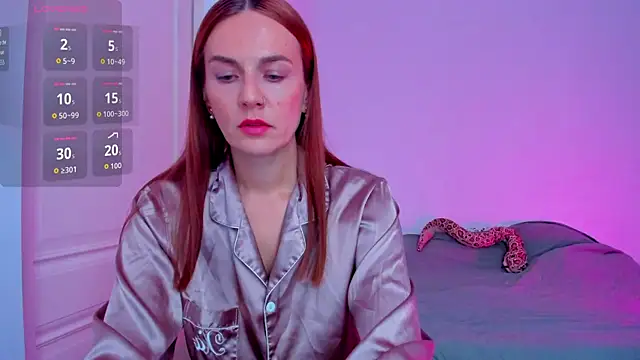 BritneyHall online show from November 10, 2025, 9:41 am