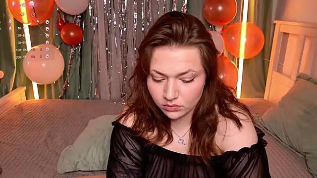 Evahadson online show from November 21, 2025, 9:57 pm