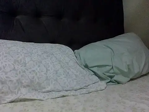 cute-marianna online show from September 12, 2025, 3:56 pm