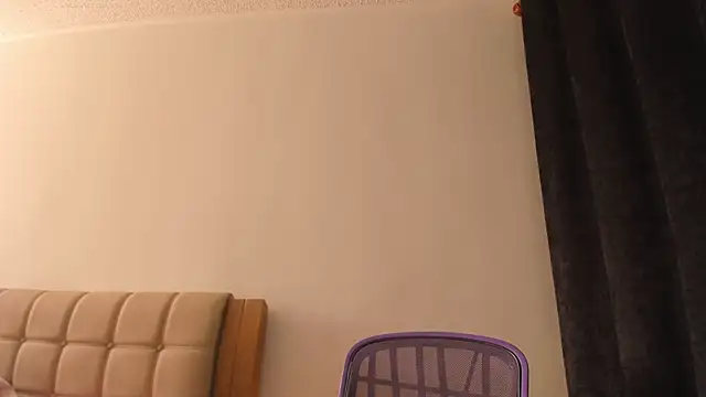 Snapshot of Ash_milk chatting on January 8, 2025, 4:33 pm Ash milk online show from January 8, 2025, 4:33 pm