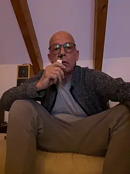 Relnnet online show from April 4, 2026, 10:40 pm