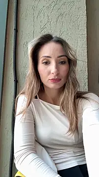 YOUR-KARINA online show from October 30, 2025, 9:33 am