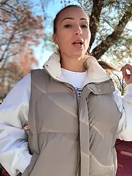 YOUR-KARINA online show from November 2, 2025, 8:06 am