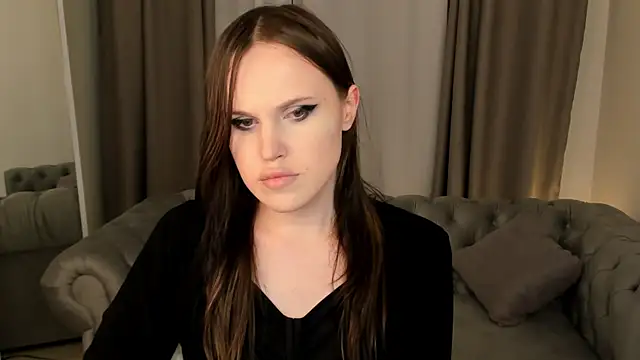 EffieMinki online show from April 8, 2026, 8:20 pm