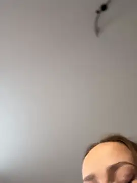 Kira Quinn online show from January 14, 2026, 8:42 am