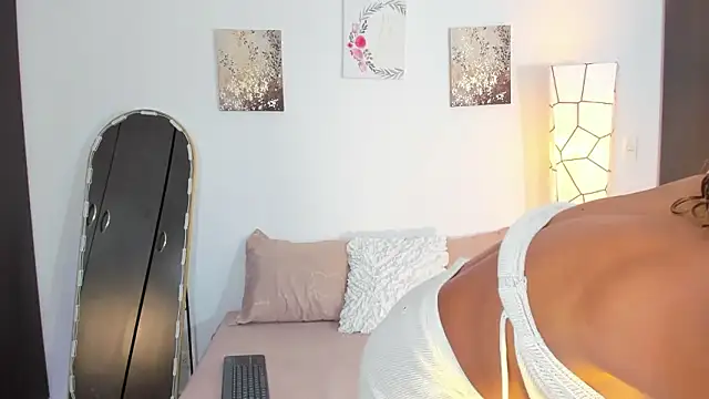 SarahCinnamon- online show from March 2, 2026, 8:15 pm