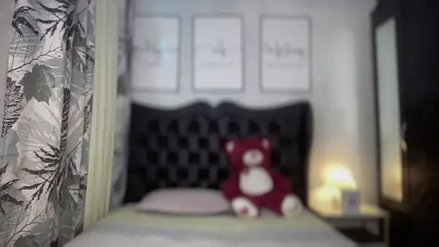 Snapshot of Miss_Deliciousness chatting on February 11, 2026, 5:18 pm Miss Deliciousness online show from February 11, 2026, 5:18 pm