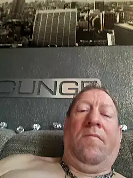 tomtom111111 online show from March 7, 2026, 10:45 am