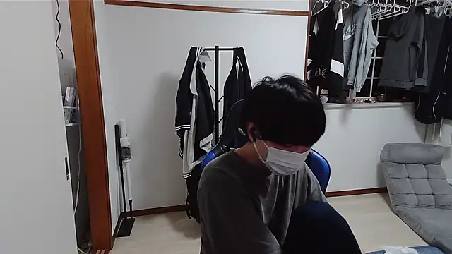 pychan online show from May 13, 2026, 12:13 pm