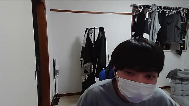 pychan online show from May 18, 2026, 2:23 pm