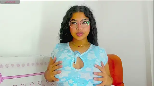 moana taylor online show from May 17, 2026, 10:33 am