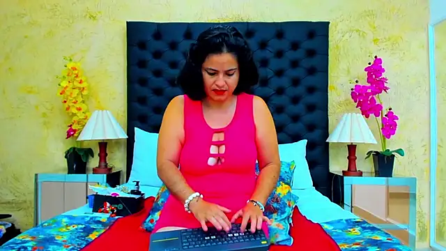 SaraBernarrd online show from January 9, 2025, 1:13 pm