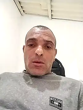 Henrifalcao online show from October 25, 2025, 7:49 am